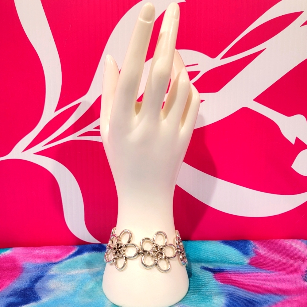 EXQUISITE RETIRED BRIGHTON INFINITY FLOWER BRACELET NWOT